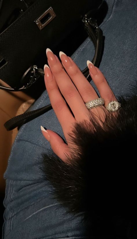 Oval Nails Inspiration, French Tip Gel Nails, Fireplace Tv Wall Decor, Classy Nail Art Ideas, Room 2023, Acrylic Tips, Beauty Hacks Nails, Fireplace Tv Wall, Gel Nail Tips