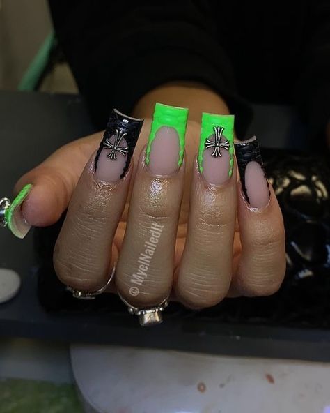 Shego Snake skin Nails Feet Manicure, Snake Skin Nails, Artist Nails, Holloween Nails, Green Acrylic Nails, Nails Inspired, Prom 2024, Colored Acrylic Nails, White Acrylic Nails