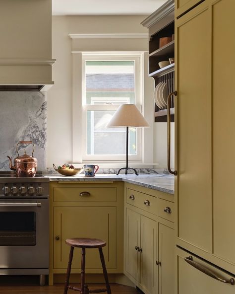 Yond Interiors | The brief: take a 1915 Craftsman bungalow kitchen and make it anything but predictable. Our little #yisunshinekitchen is in @getclever… | Instagram Craftsman Bungalow Kitchen, Yond Interiors, Bungalow Kitchen, Craftsman Bungalow, Craftsman Bungalows, The Details, Bungalow, Design Details, The Kitchen