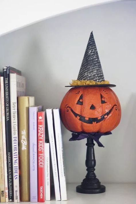 30 Amazing Candle Holder Ideas for a Scary Halloween » EcstasyCoffee Candle Holder Ideas, Uhyggelig Halloween, Hallowen Ideas, Fall Halloween Decor, Halloween Inspiration, Halloween Deco, Halloween Projects, Fete Halloween, Retro Halloween