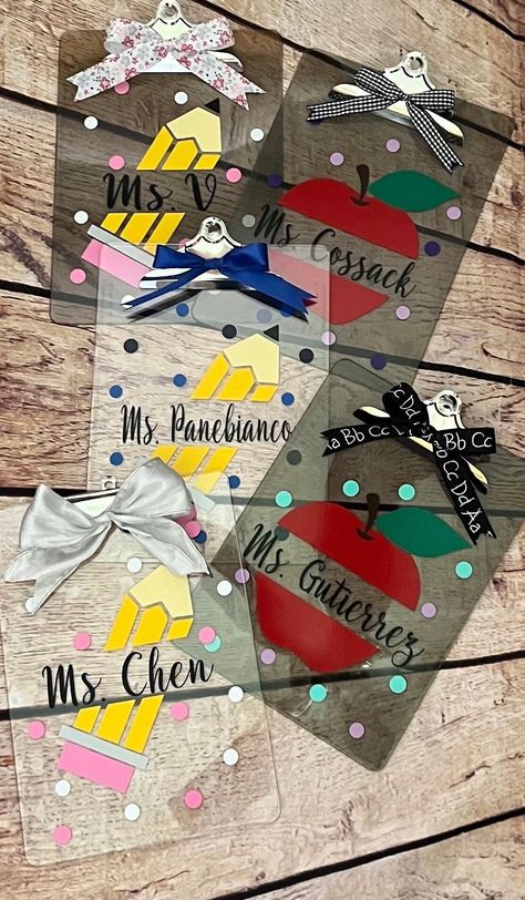 Teacher Lanyard Personalized, Teacher Gifts With Cricut, Sublimation Teacher Gifts, Teacher Clipboard Vinyl, Cricut Projects For Teachers, Teachers Gifts End Of Year, Teacher Gift Cricut, Personalized Clipboards Teachers, Cricut Teacher Gifts