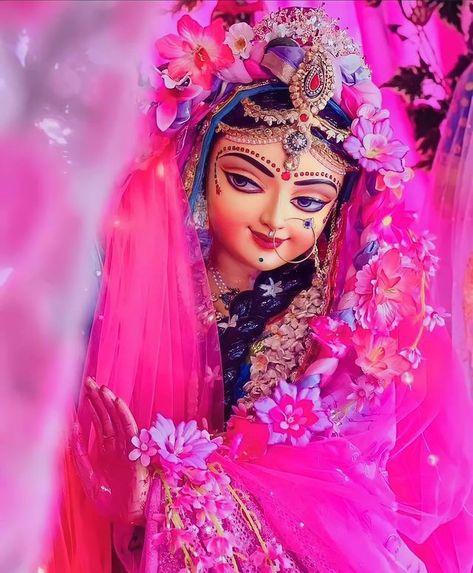 Radha Rani With Devotee, Radha Rani Art, Cute Radha Rani, Krishna Lines, Radha Rani Image, Radha Images, Radhe Rani, God Illustration, राधा रानी