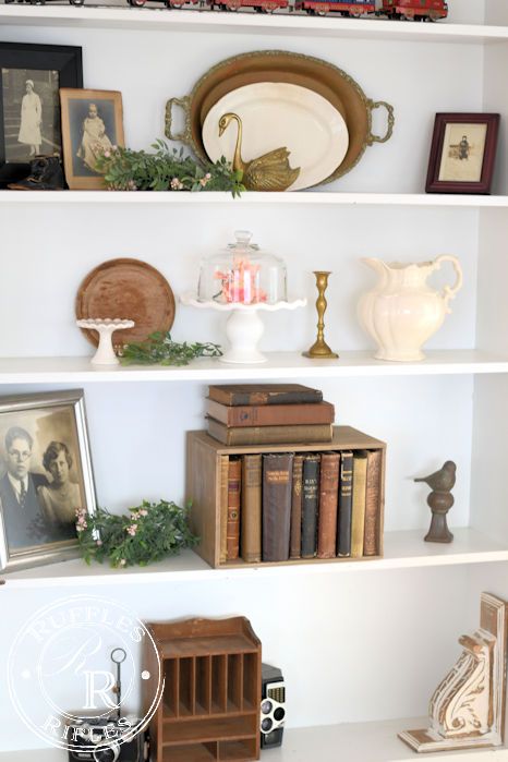 French Shelf Decor, Living Room Inspiration Antique, Vintage Farmhouse Shelf Decor, How To Style A Vintage Bookshelf, Decorating Shelves With Antiques, Heirloom Style Decor, Modern Traditional Shelf Decor, Antique Dining Table Decor, Cottagecore Built In Shelves