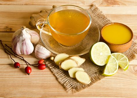 Preventing Blood Clots: Top 10 Blood-Thinning Herbs, Foods, and Supplements - Vitality Magazine Garlic Tea, Herbal Teas Recipes, Garlic Health, Ginger Benefits, Turmeric Tea Recipe, Turmeric Health Benefits, Garlic Health Benefits, Natural Kitchen, Bolesti Chrbta