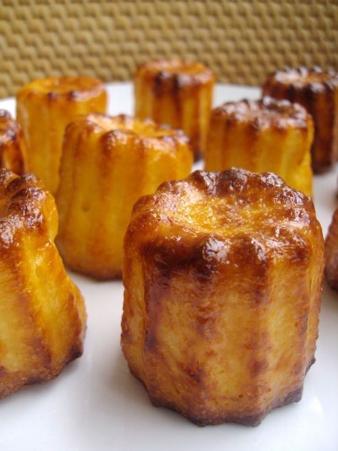 Cannelés au comté - Recettes pour se régaler Baking Bread Recipes, Chocolate Bread, Cake Factory, French Food, Light Recipes, Homemade Bread, Finger Foods, Bread Recipes, Food And Drink