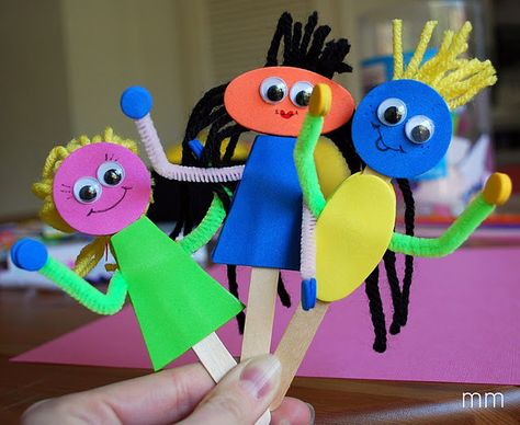 From popsicle fish to airplanes, we've come up with seven cool ideas to turn those recycled sticks into cool crafts. Popsicle Stick Puppets, Stick Crafts, Puppet Crafts, Popsicle Stick Crafts, Popsicle Stick, Craft Projects For Kids, Popsicle Sticks, Childrens Crafts, Foam Crafts