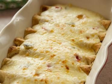 White Chicken Enchiladas Recipe | Ree Drummond | Food Network Make Ahead Dinners, Chicken Enchiladas Recipe, White Chicken Enchiladas, Cheese Enchiladas, Enchiladas Recipe, Chicken Breast Fillet, Food Network Canada, Chicken Enchilada Recipe, Pioneer Woman Recipes