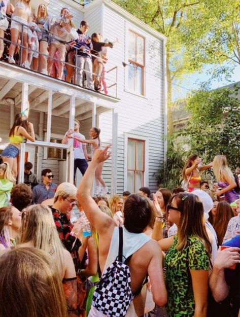 Greek Life Aesthetic College, College Life Aesthetic Party, College Party Aesthetic, Sorority Aesthetic, College Goals, College Vision Board, College Of Charleston, College Game Days, College Aesthetic