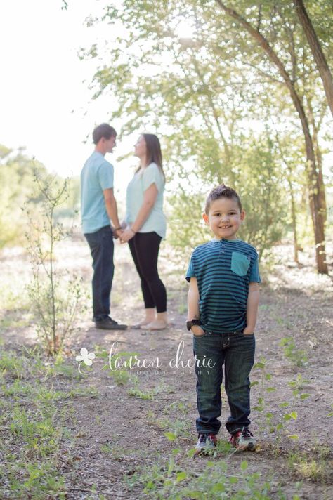 Lauren Cherie Photography | Family photography | Outdoor family photography |complimenting colors | what to wear family photos | outfits for family portraits | Family of three poses | posing a family of 3 | lifestyle photography | summer family photo ideas | family photo ideas | family of 3 photo ideas | Albuquerque photography | Family posing ideas | family photos with child www.laurencheriephotography.com Poses Family Of Three, Photography Ideas Family, Ideas For Photography, Poses Family, Trendy Photography, Summer Family Photos, Outdoor Family Photography, Family Picture Poses, Family Poses