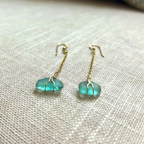 Nwt Seafoam Colored Seaglass Earrings. Did Not Come With Backs But Will Provide If Asked! Seaglass Jewelry, Diy Wire Earrings, Seafoam Color, Sea Glass Earrings, Sea Glass Jewelry, Wire Earrings, Earrings Color, Glass Earrings, Sea Foam