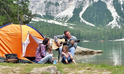 Best Family Tent, Auto Camping, Weekend Camping Trip, Best Tents For Camping, Family Tent Camping, Camping Photography, A Group Of People, Camping Tents, Family Tent