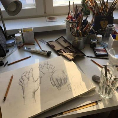 Which Academia aesthetic are you? - Quiz Different Types Of Art, Drawing Hands, Hand Reference, Artist Aesthetic, Arte Sketchbook, Arte Inspo, Types Of Art, Student Art, Drawing People