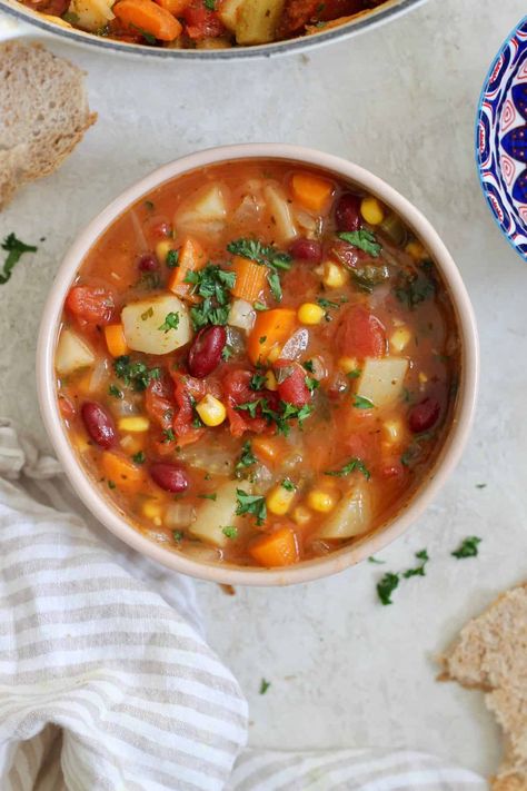 Healthy Veggie-Loaded Vegetable Soup Vegetable Soup Recipe, Veg Soup, Hearty Lunch, Vegan Soup Recipes, Vegetable Soup Recipes, Veggie Soup, Vegan Soups, Healthy Veggies, Vegetarian Soup