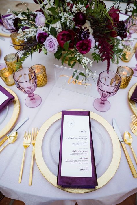 Purple And Gold Dinner Party, Lilac And Red Wedding, Lavender And Red Wedding, Lavender Gold Wedding, Purple And Red Wedding, Red Purple Wedding, Wedding Schemes, Lavender And Red, Purple Wedding Tables