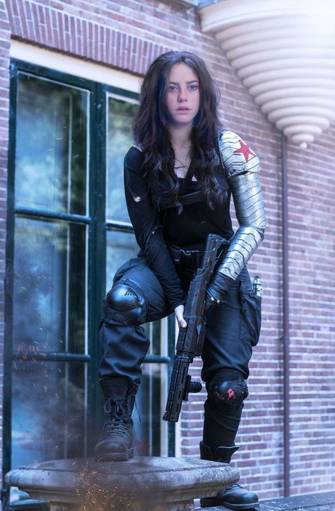 { photoshop by @nyctophilisms } coal as bucky, no makeup Soldier Female, Winter Soldier Costume, Winter Soldier Cosplay, Batman Christian Bale, Wallpaper Winter, Ultimate Spider Man, Lady Loki, Superhero Cosplay, Winter Soldier Bucky