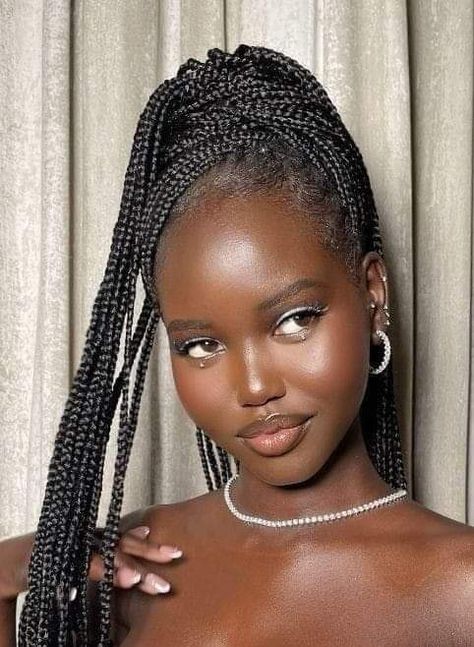 2000s Skincare, Black Woman Instagram, Black Woman Makeup, Sudanese Women, Black Girlhood, South Sudanese, Woman With Blue Eyes, Fashion Glamour, Dark Skin Beauty