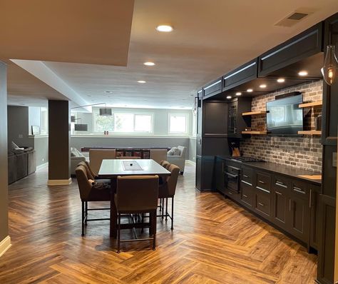 Basement Dining Area, Industrial Basement Bar, Finished Basement Bars, Industrial Basement, Basement Bars, Apartment Bar, Basement Designs, Basement Home Theater, Basement Remodel Diy