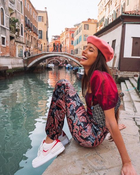 MARTA SIERRA (@marta__sierra) • Instagram photos and videos - Venice Ads Background, Marta Sierra, Play A Game, December 22, Venice, Photo Ideas, Right Now, Fashion Week, Paris