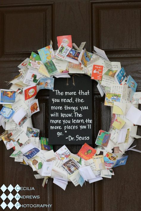 bookworm wreath. do you like this for the shower? @Briana Berggren Bookworm Party, Book Themed Birthday Party, Book Wreath, Homework Ideas, Storybook Theme, Book Themed Party, School Library Displays, Storybook Baby Shower, Library Book Displays