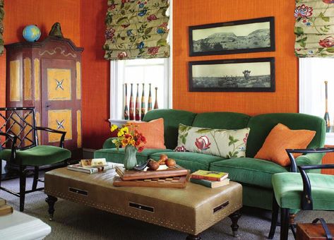 orange-and-green-living-room Green Living Room Decor, Orange Rooms, Living Tv, Living Room Furnishings, Living Room Orange, Orange Home Decor, Orange Decor, Living Room Color Schemes, Green Sofa