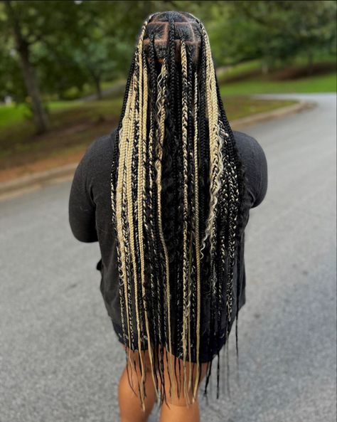 Black And Blonde Large Knotless Braids, Blond And Black Knotless Braids, Knotless Braids Black And Blonde, Black Blonde Braids, Black And Blonde Knotless, Blonde And Black Knotless Braids, Black And Blonde Knotless Braids, Black And Blonde Box Braids, Black And Blonde Braids