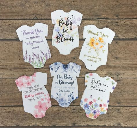 Personalized Seed Paper Baby Bodysuit Favor Cards - Plantable Wildflower Seeds Plantable Paper - Eco-Friendly Baby Shower Favors, Tags Wildflower Seed Favors, Eco Friendly Baby Shower, Seed Paper Favors, Diy Favors, Scattered Flowers, Grow Wildflowers, Baby Shower Gift Bags, Seed Favors, Plantable Paper