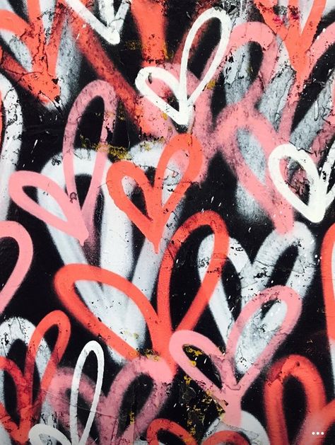 Orange Moodboard, Y2k Aesthetic Wallpaper, Organize Phone, Organize Phone Apps, Header Wallpaper, Blurry Aesthetic, Graffiti Heart, Graffiti Pictures, Love Graffiti