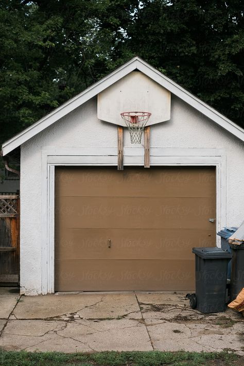 Garage In Backyard, Basketball Garage, Hoops Aesthetic, Backyard Basketball, Small Garage, Outdoor Sanctuary, Basketball Hoop, Front View, Outdoor Walls