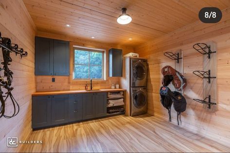 Dc Structures, Horse Stables Design, Rustic Laundry Room, Dream Barn Stables, Horse Tack Rooms, Barn Remodel, Equestrian Barns, Japanese Sun, Diy Horse Barn