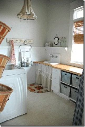 Vintage Laundry Room Decor, Laundry Room Decorating, Vintage Laundry Room, Farmhouse Laundry Room, Laundry Room Inspiration, Vintage Laundry, Small Laundry Room, Small Laundry, Laundry Room Storage