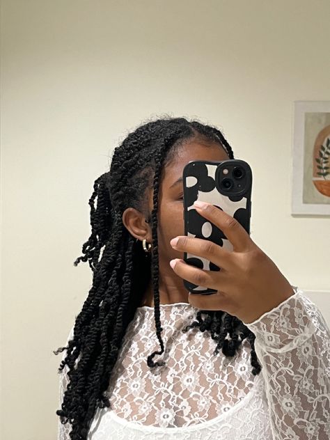 Hairstyles For Spring Twists, Springy Afro Twist Hair, Xpression Twisted Up Spring Twist, Twist Bangs Hairstyle, How To Style Spring Twists Braids, Black Girls Hairstyles Protective Styles, Mini Spring Twist, Black Girls Mirror, Mini Spring Twists