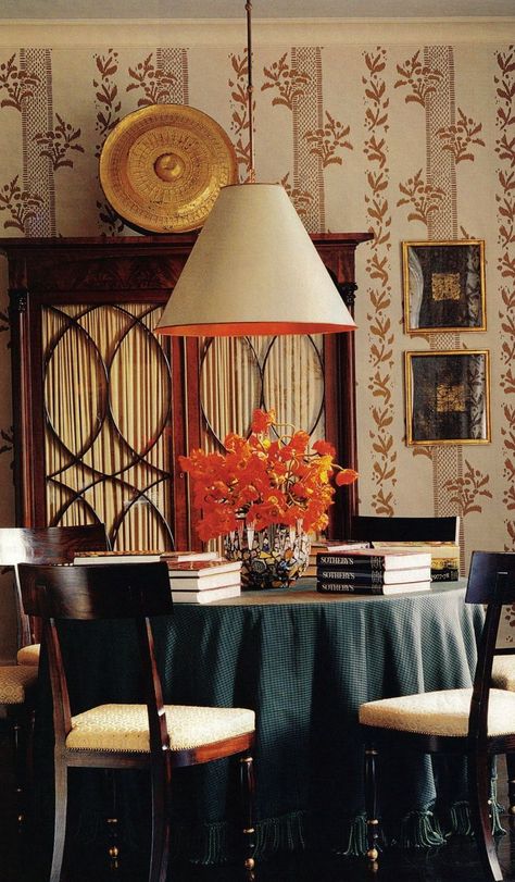 Multi Purpose Dining Room, Paris Dining Room, Albert Hadley, Traditional Chic, Blue Ceilings, Painted Chairs, Dining Room Office, Traditional Interior, Living Room Coffee Table