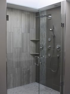 Contemporary Large Format Rectangular Tile Set Vertically In Shower Design, Pictures, Remodel, Decor and Ideas - page 4 Gray Shower Tile, Makeover Kamar Mandi, Bilik Air, Bathroom Shower Design, Bad Inspiration, Master Bath Remodel, Stunning Bathrooms, Bathroom Shower Tile, Bathroom Remodel Shower