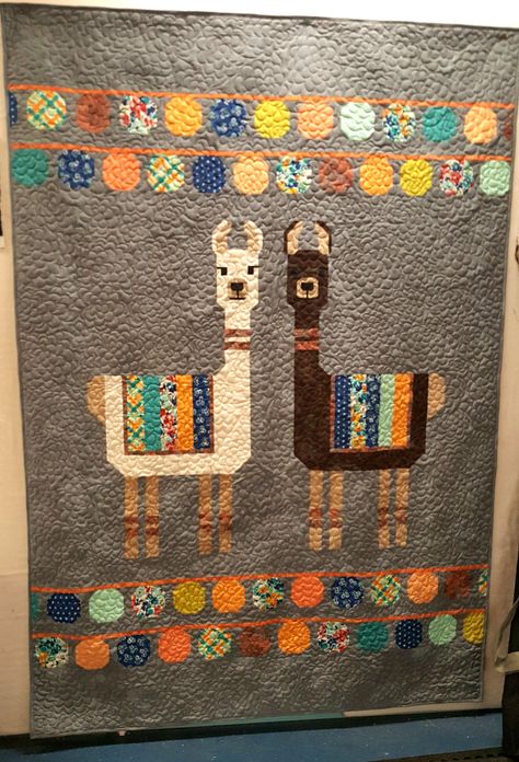 Lloyd And Lola Llama Quilt, Sewing Hobbies, Elizabeth Hartman Quilts, Twin Room, Elizabeth Hartman, Kids Quilts, Twins Room, Quilt Tutorials, Quilt Ideas