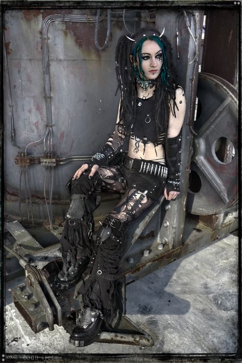 Mechanical Neglect by IztaJupiter Cybergoth Fashion, Gothic Mode, Punk Girls, Goth Subculture, Arte Punk, Apocalyptic Fashion, Tokyo Street Fashion, Hipster Grunge, Gothic Models