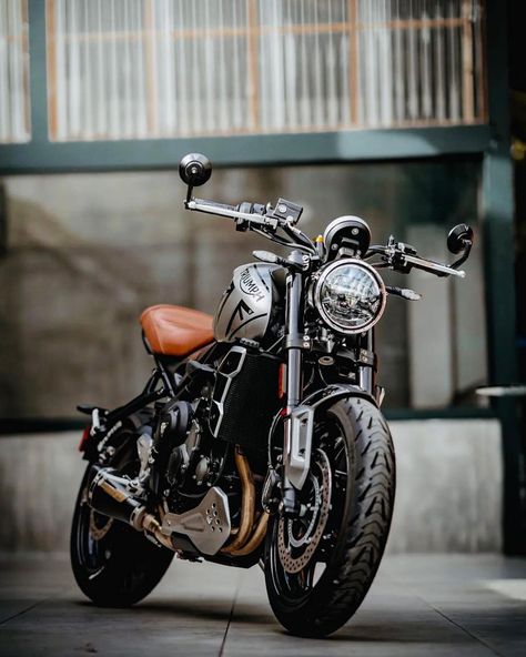 Triumph Trident 660, Monster 696, Triumph Street Triple, Triumph Motorcycles, Street Bikes, Custom Motorcycle, Automotive Design, Sport Bikes, Cafe Racer