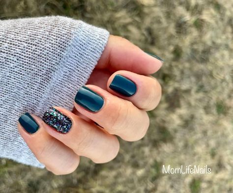 Colorstreet Deep Diving Combo, Miss Polaris Color Street, Colour Street Nails, Holidaze Color Street Combo, Deep Diving Color Street Combo, Mani Ideas, Nail Color Combos, Mixed Mani, Deep Diving