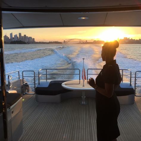 Searching for boat hire Sydney? Sydney Harbour Yacht Charter is Sydney's most experienced luxury charter boat company on Sydney Harbour. Call 02 9954 5126 Sport Yacht, Group Cruise, Luxury Boat, Private Yacht, Cruise Wedding, Sydney Harbour, Charter Boat, Luxury Yacht, Boats Luxury