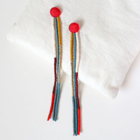 Earrings With Fabric, Beading Jewelry Ideas, Bead Earrings Diy, Fabric Art Ideas, Simple Beaded Earrings, Diy Beaded Earrings, Japanese Braiding, Textile Earrings, Бисер Twin