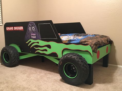 Grave Digger Monster Truck Bed Kids Truck Bed, Truck Toddler Bed, Monster Truck Bedroom, Monster Truck Bed, Truck Room Decor, Monster Truck Room, Diy Truck Bedding, Truck Bedroom, Kids Bed Design