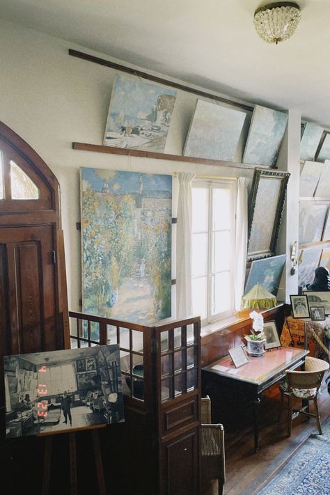 Aesthetic Vintage House, Claude Monet Aesthetic, Monet House, Claude Monet House, Monet Giverny, Aesthetic Interior Design, Dream Jobs, A Aesthetic, Monet Paintings