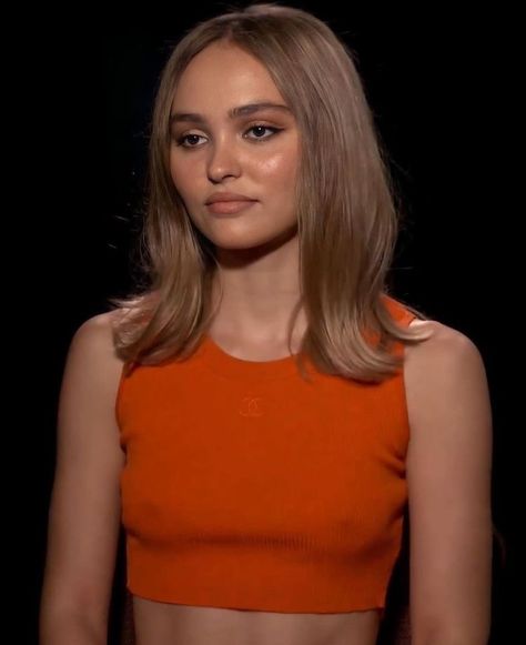 Rosé Short Hair, Lily Depp, Lily Rose Depp Style, Estilo Madison Beer, Play Uno, My Classmates, Rose Depp, Blonde Hair Looks, Rose Hair