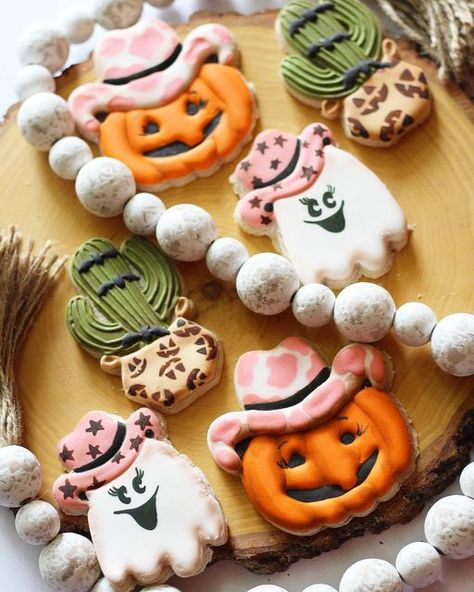 Howdy Pumpkin, Cowboy Cookies, Western Halloween, Cookie Business, Fancy Cookies, Sanya, Pumpkin Cookies, Halloween Cookies, At Midnight