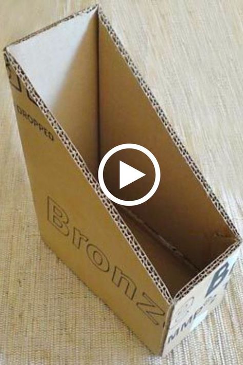 Diy Para A Casa, Cardboard Organizer, Cardboard Storage, Cardboard Crafts Diy, Diy Storage Boxes, Diy Cardboard Furniture, Paper Towel Roll Crafts, Organize Fabric, Cardboard Furniture