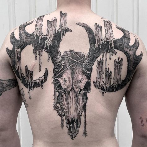 Animal Skull Back Tattoo, Deer Skull Back Tattoo, Skull Back Tattoo, Deer Skull Tattoo, Deer Skull Tattoos, Bleach Shirt, Work Tattoo, Deer Skull, Dark Art Tattoo