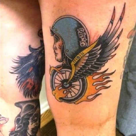 Motorcycle Helmet Tattoo Designs Biker Tattoos Designs, Cheap Motorcycle, Alas Tattoo, Biker Tattoo, Tato Tradisional, Wheel Tattoo, Helmet Tattoo, Motorcycle Tattoos, Bike Tattoos