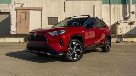 The plug-in hybrid RAV4 offers usable electric range, great tech and plenty of room. It's surprisingly quick, too. Toyota Rav4 Interior, Rav4 Prime, Mercedes Benz Classes, Toyota Rav4 Hybrid, Rav4 Hybrid, Toyota Rav, Upcoming Cars, Bike News, Audi A8