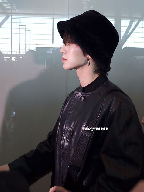 Yeosang Side Profile, Skater Bf, Ateez Kang Yeosang, Ateez Yeosang, Yeosang Ateez, Song Mingi, Kang Yeosang, Kang Yeo-sang, Board Meeting