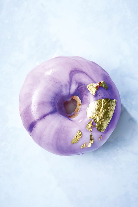 Donuts Design, Hubba Bubba, Container Cafe, Tower Light, Purple Marble, Doughnut Recipe, Mini Donuts, 18th Birthday Party, Chewing Gum