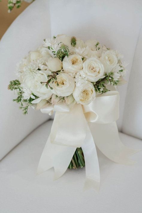 Pretty white and green bridal bouquet with trailing greenery by Eddie Zaratsian Lifestyle & Design March Wedding Flowers, White Bridal Bouquets, Sage Green Wedding Ideas, Rose Flower Colors, Green Wedding Ideas, Round Bouquet, White Bridal Bouquet, Sage Green Wedding, White Wedding Bouquets